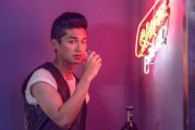 杨旭文娱乐吃小瓜,揭秘明星幕后趣事